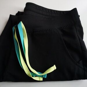 FIGS | WOMEN'S BLACK JOGGER PANTS TWO COLORED DRAWSTRING